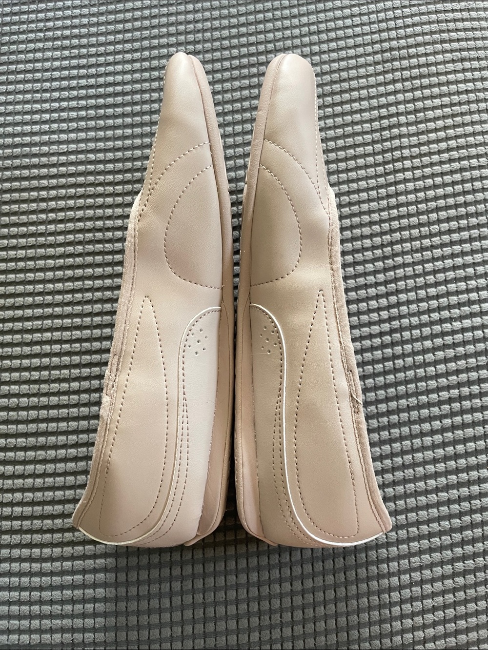 NWOT Puma Women's Light Pink Catch Soleil Ballet Flats with Cream Accents Size 8 - Picture 3 of 8